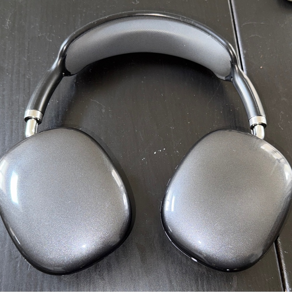 Black and Grey Apple lookalike Headphones